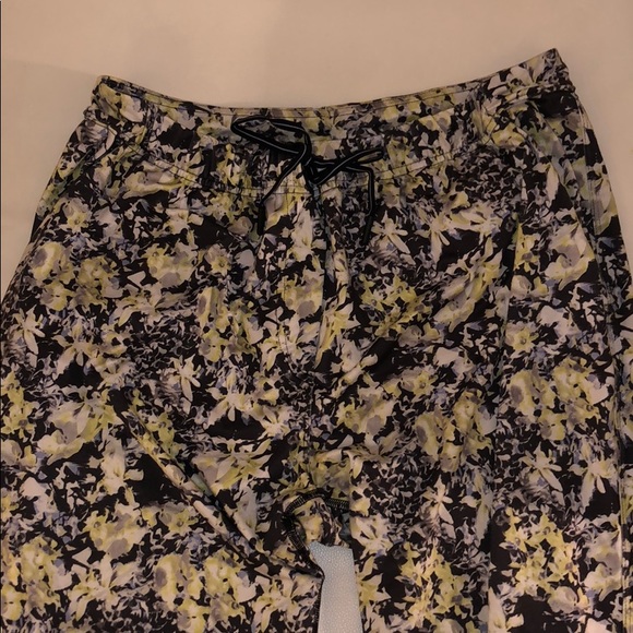 lululemon athletica Pants - LULULEMON Floral pants